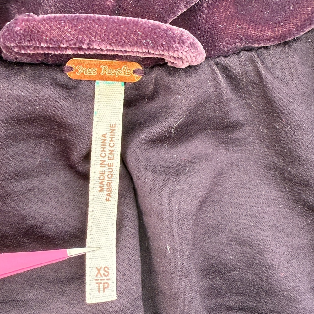 Free People Yesterday's Muse Velvet Jacket Soft Slouchy
Blazer in Deep Purple XS - Picture 6 of 11